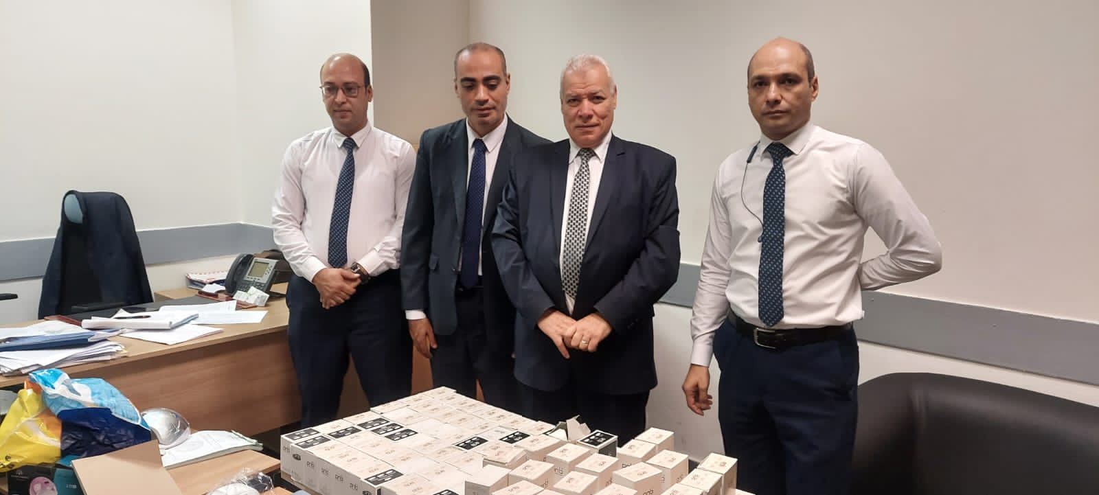 تهريب 336 عبوة من أجهزة ومستلزمات التجميل