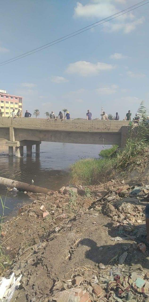 محاولات العثور على جثة الطفل 01