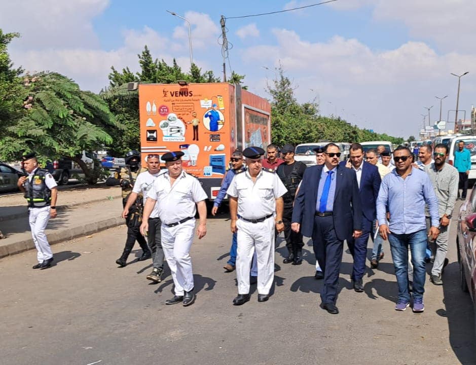 مدير أمن الشرقية يقود حملة لرفع الإشغالات بالعاشر من رمضان 03