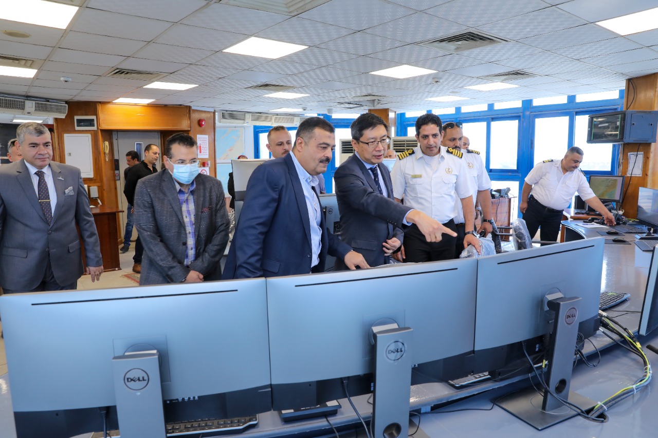 وفد من سنغافورة يزور ميناء الإسكندرية 