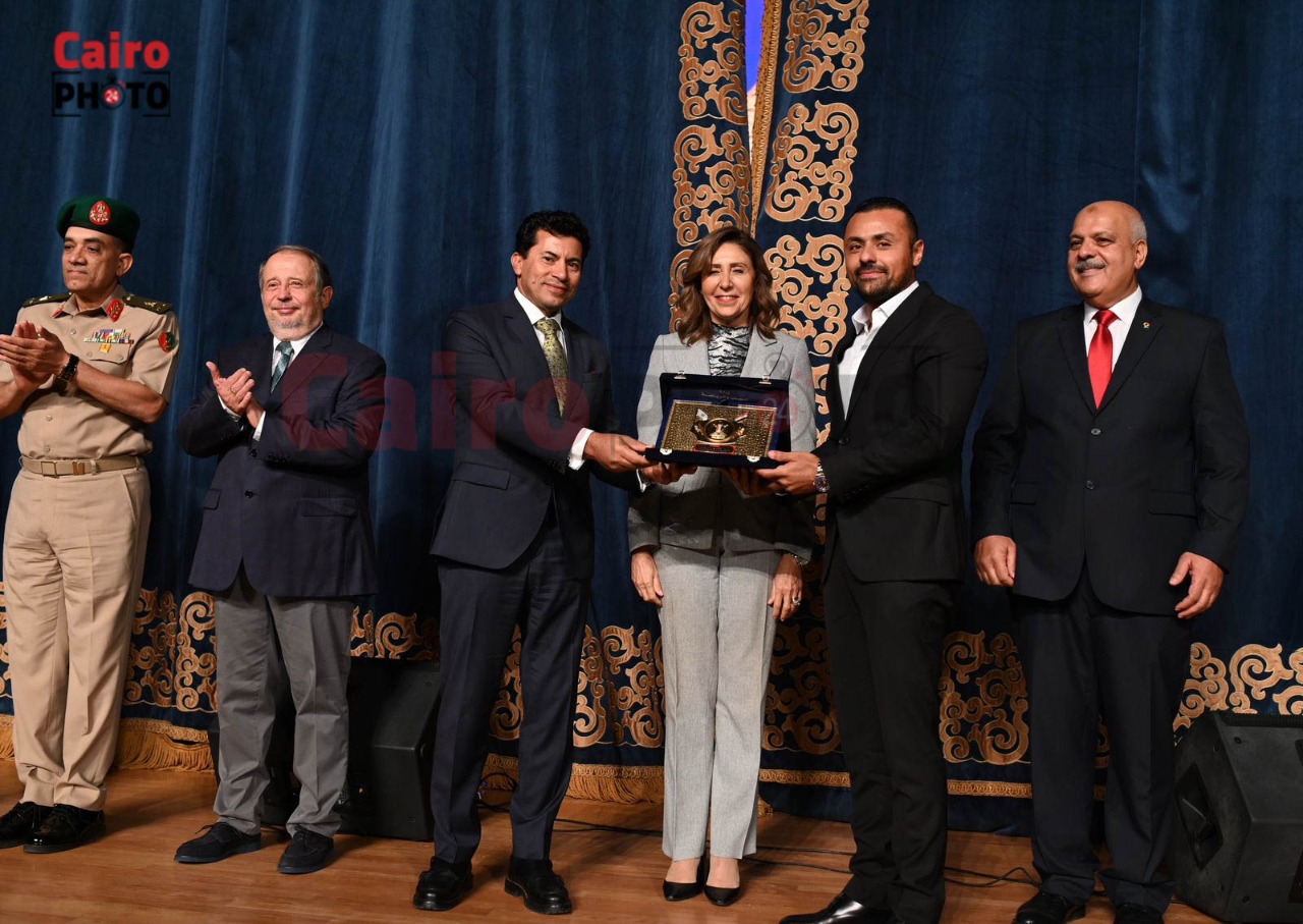 إنطلاق بطولة العالم لرماية المسدس والبندقية صور (1)