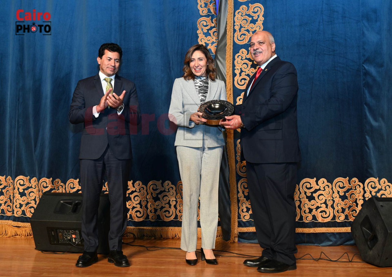 إنطلاق بطولة العالم لرماية المسدس والبندقية صور (30)