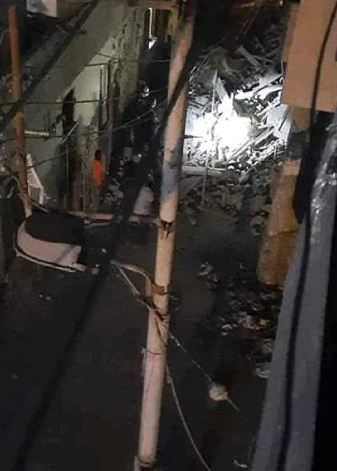 انهيار منزلين في الزقازيق 02