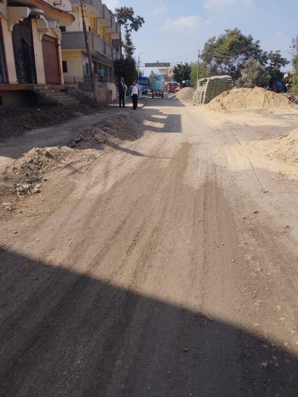 أعمال تغطية الترعة ورصف الطريق 03