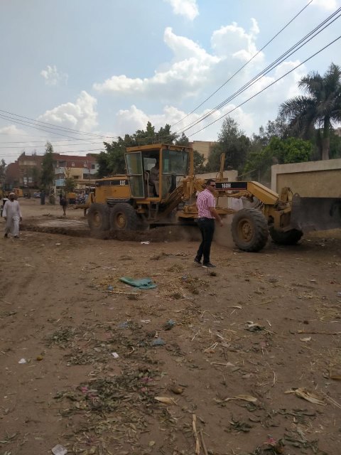 حملة نظافة وكشط وتسوية شوارع ديرب نجم 03