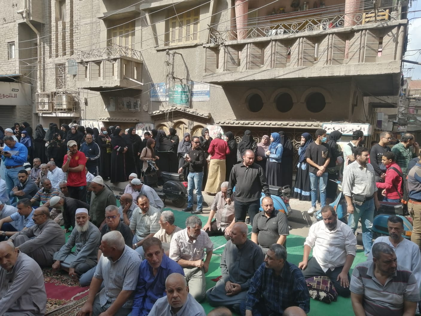 أهالي المنشية الجديدة ينتظرون جثامين 11 شخص من أسرة واحدة 