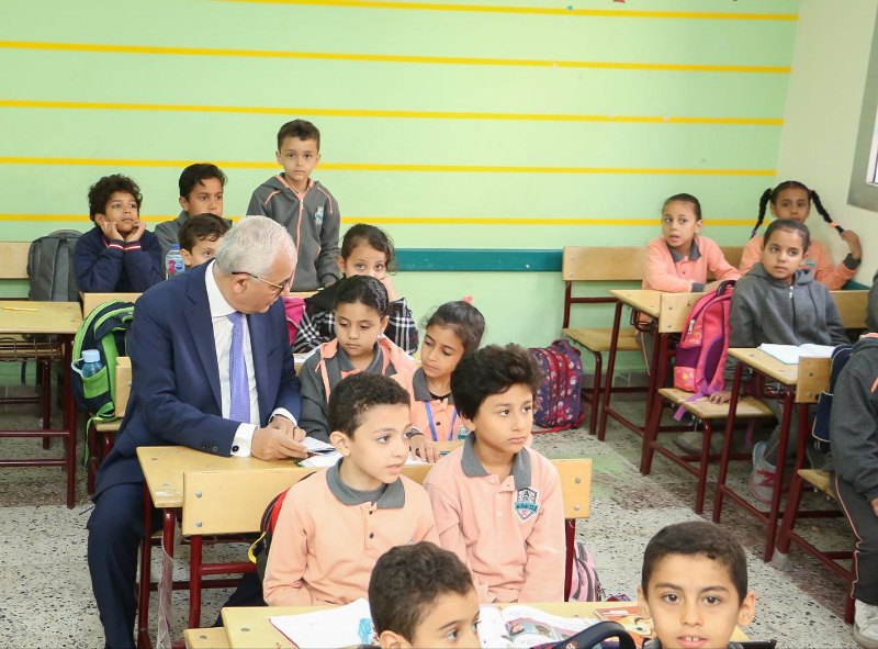زيارة وزير التربية والتعليم للشرقية 04