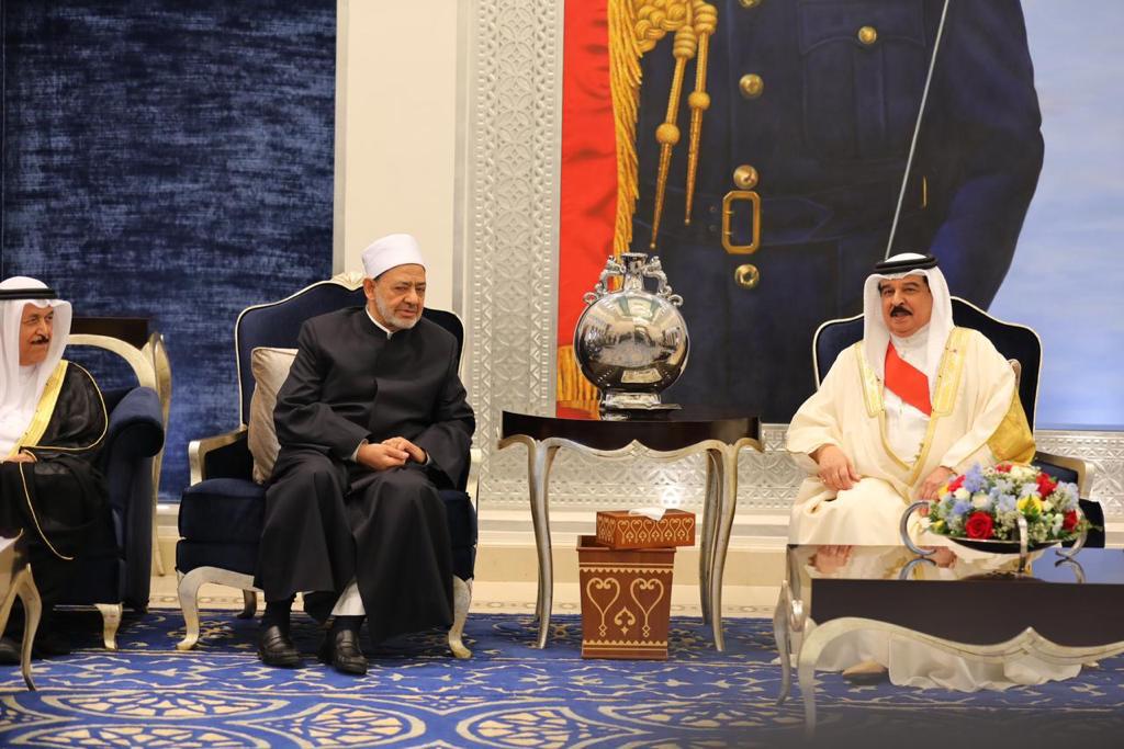 الملك حمد بن عيسى آل خليفة ملك البحرين يستقبل شيخ الأزهر