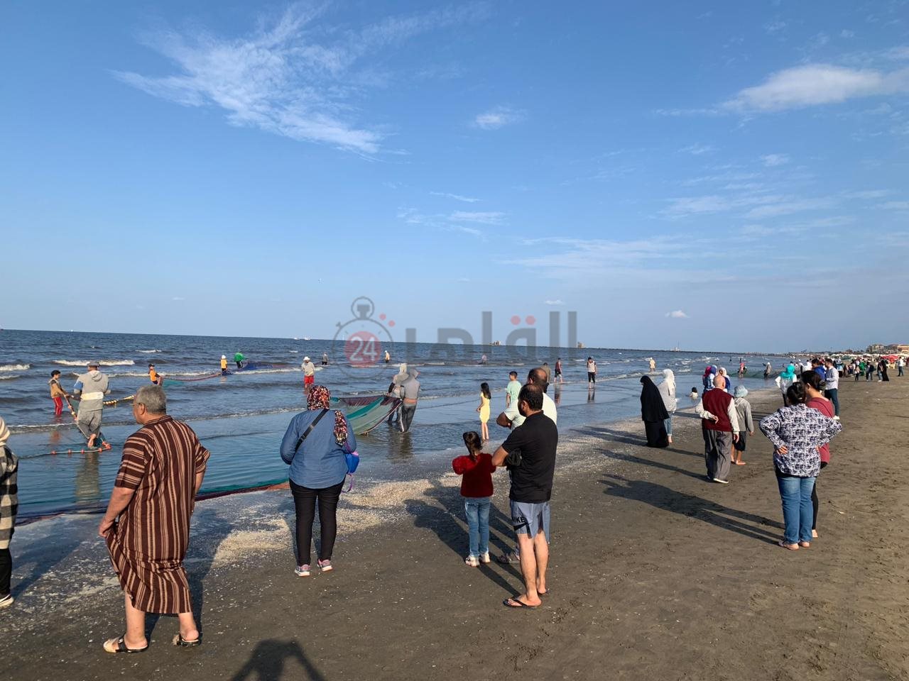 شد الشباك علي شاطئ محافظة بورسعيد 