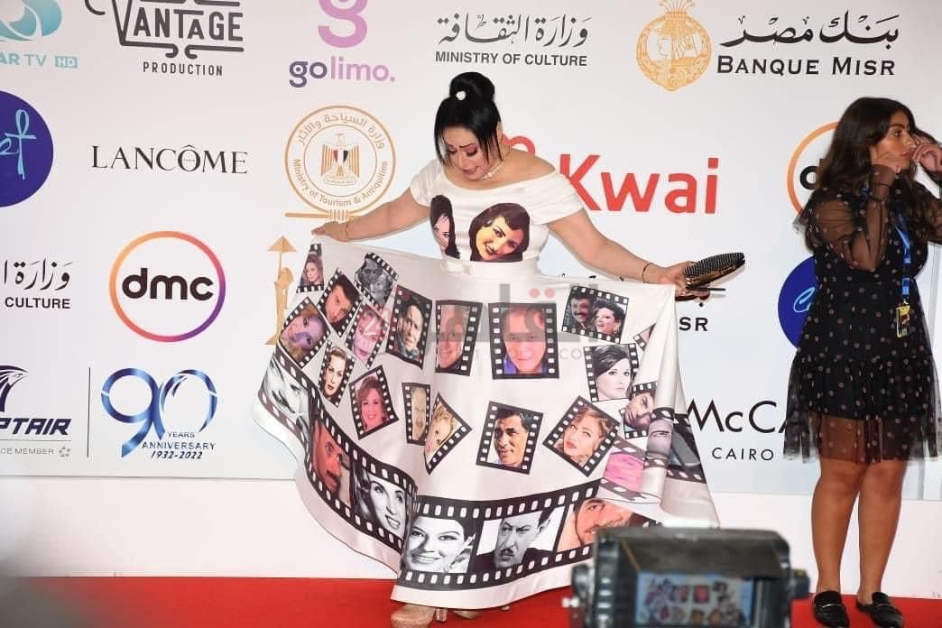 هند عاكف على ريد كاربت مهرجان القاهرة السينمائي (2)