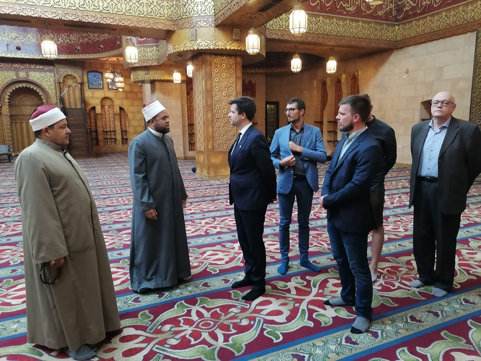 وزير البيئة السلوفاكي يزور مسجد الصحابة بشرم الشيخ 