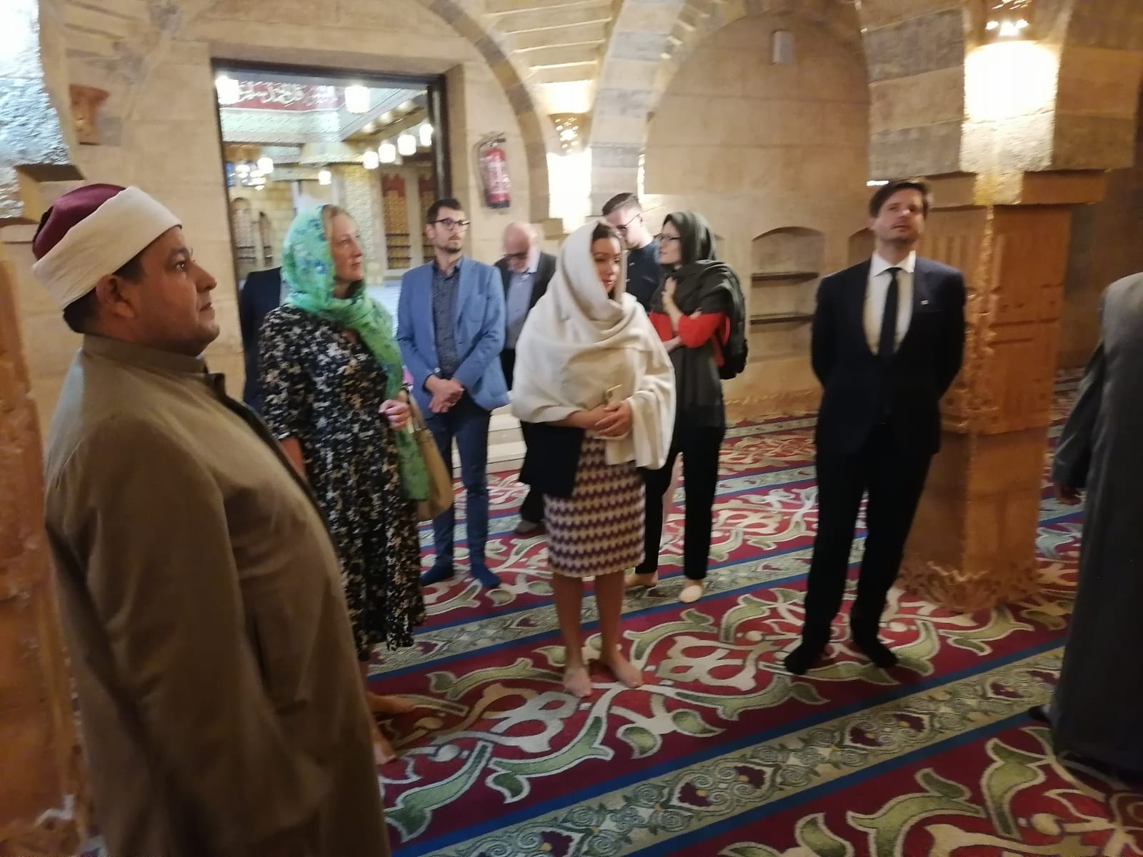 وزير البيئة السلوفاكي يزور مسجد الصحابة بشرم الشيخ 