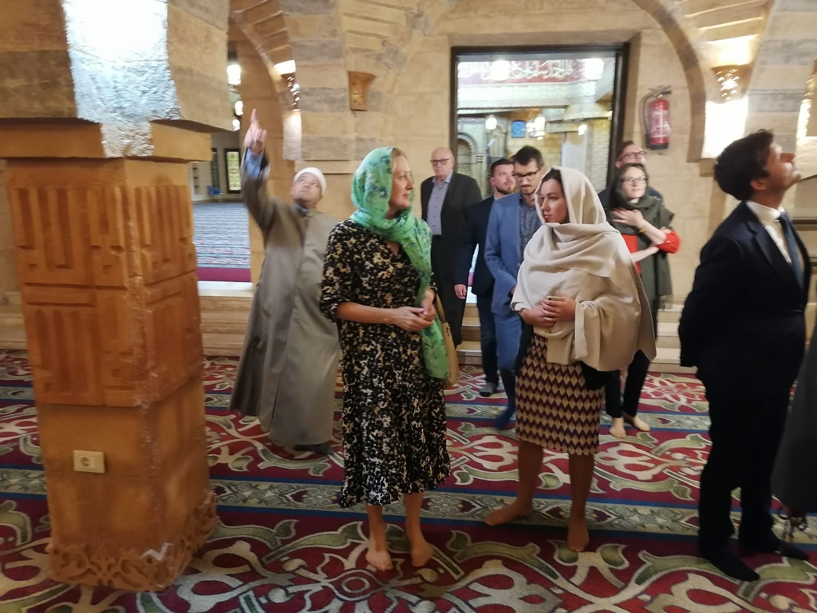 وزير البيئة السلوفاكي يزور مسجد الصحابة بشرم الشيخ 