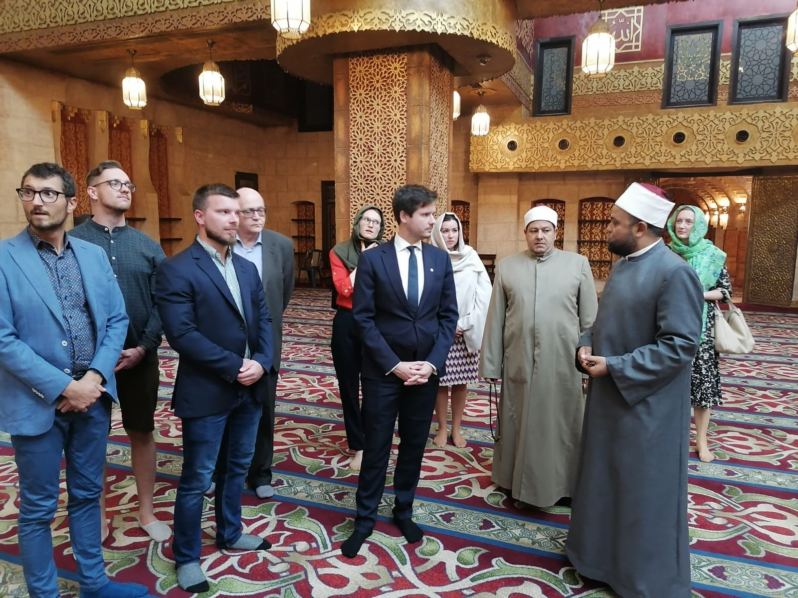 وزير البيئة السلوفاكي يزور مسجد الصحابة بشرم الشيخ 