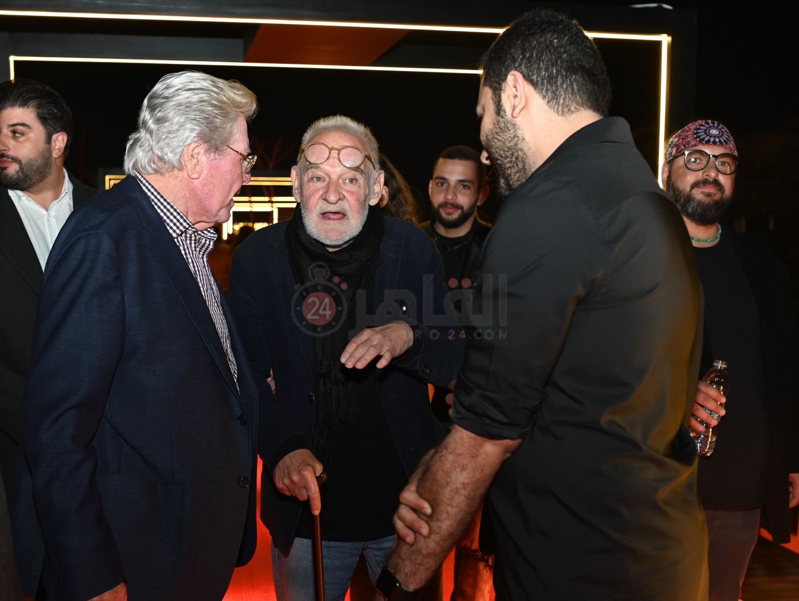 حسين فهمي والمخرج بيلا تار (3)