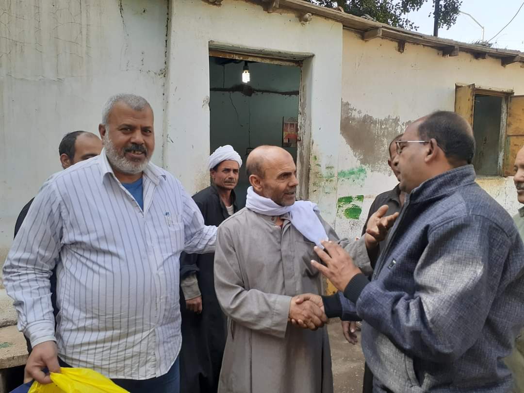 تكريم عامل النظافة 06