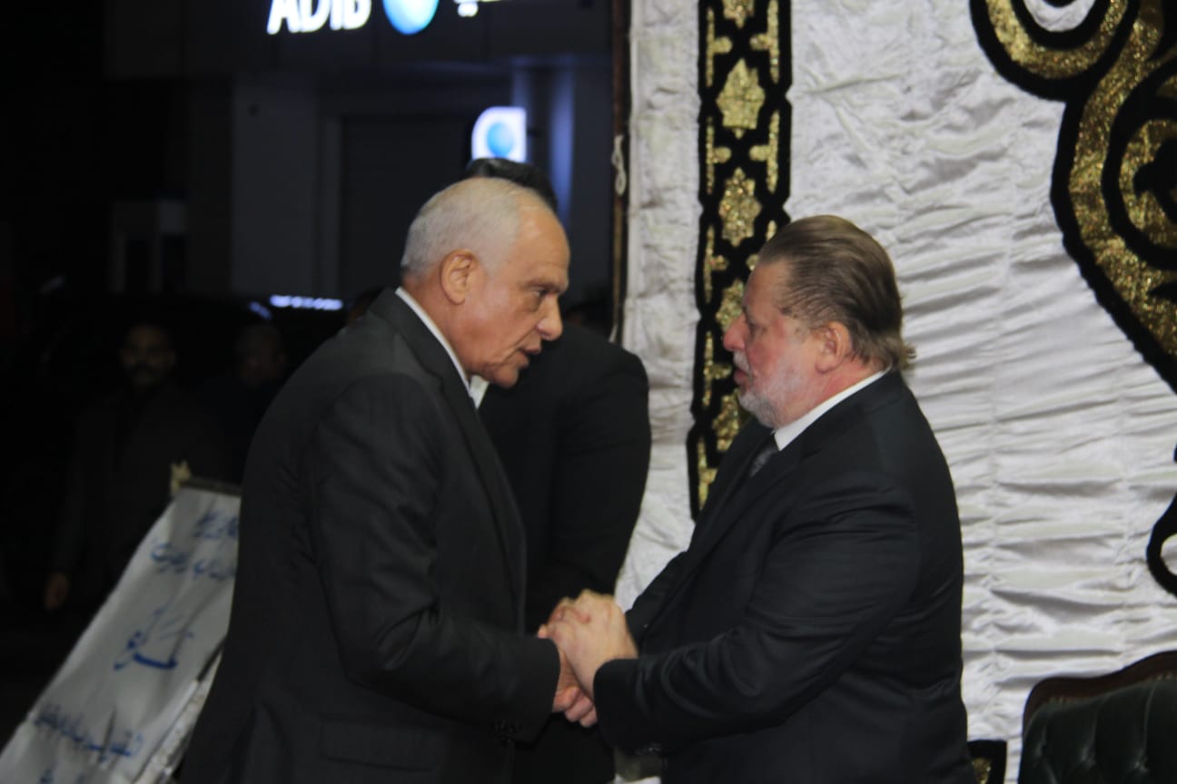 صور من عزاء خال محافظ البنك المركزي