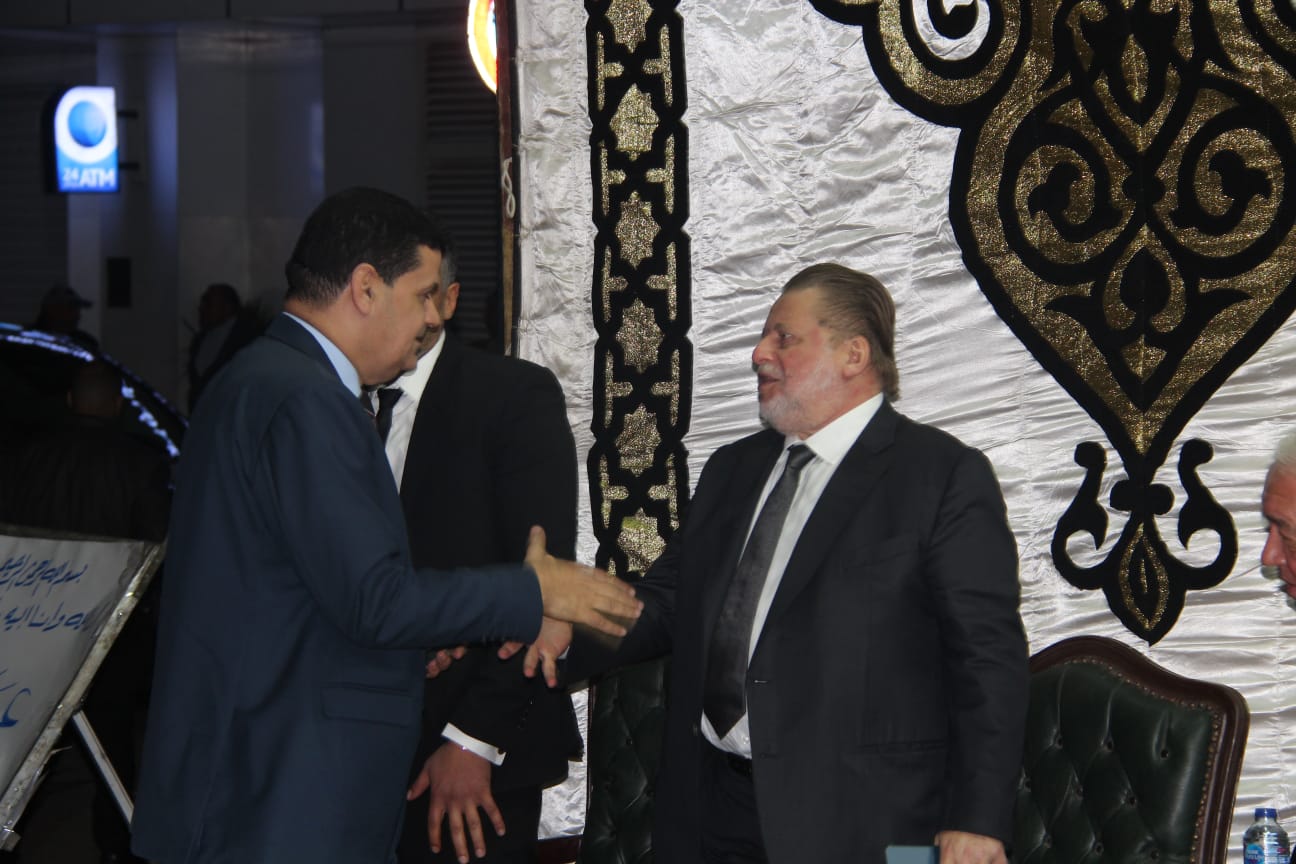 صور من عزاء خال محافظ البنك المركزي