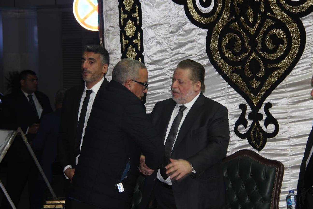 صور من عزاء خال محافظ البنك المركزي