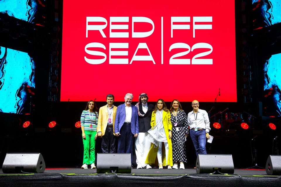 حسين فهمي يشهد العرض الخاص لفيلم خلي بالك من زوزو في مهرجان البحر الأحمر (8)