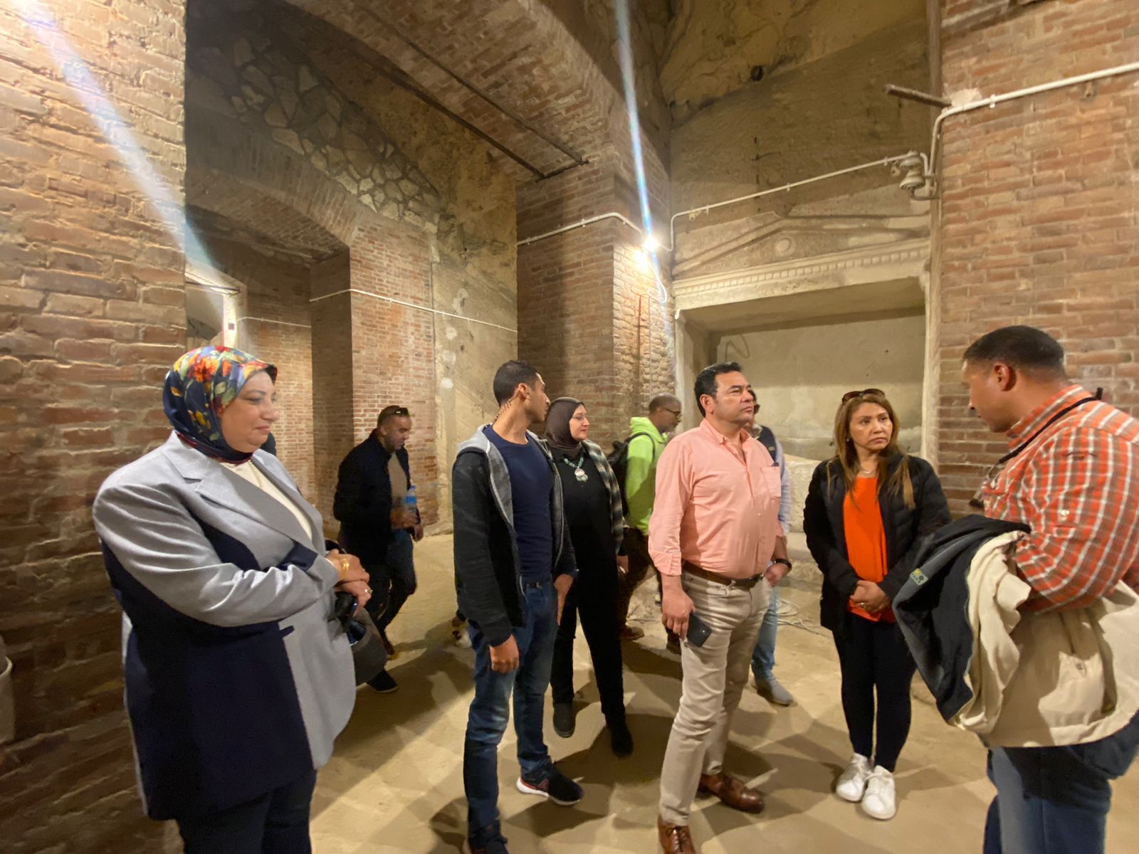 رئيس غواتيمالا السابق يزور كوم الشقافة بالإسكندرية 