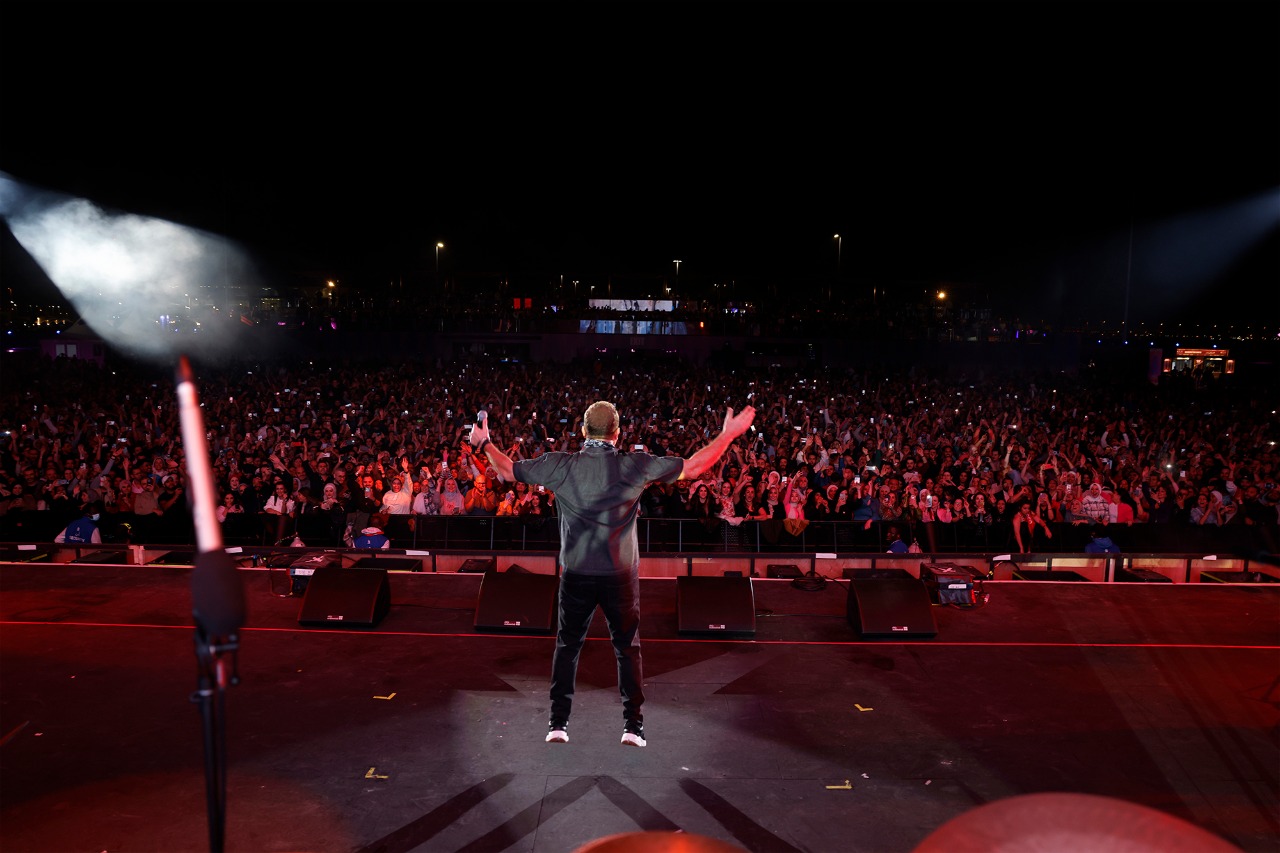 حفل عمرو دياب في مهرجان ميدل بيست بـ قطر (2)