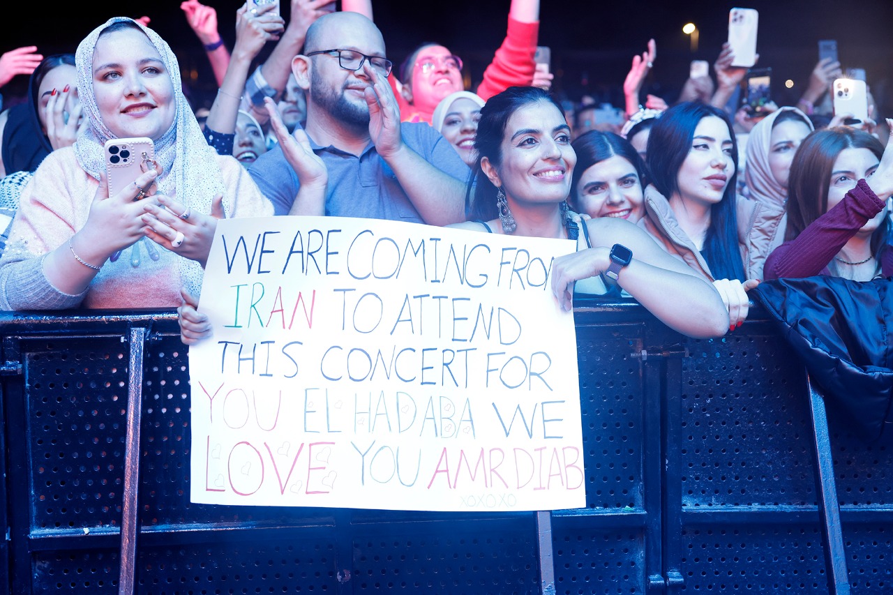 حفل عمرو دياب في مهرجان ميدل بيست بـ قطر (4)