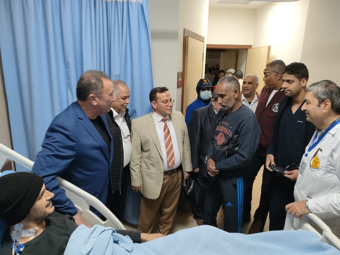 زيارة رئيس النادي الأهلي لمستشفى العاشر من رمضان الجامعي 