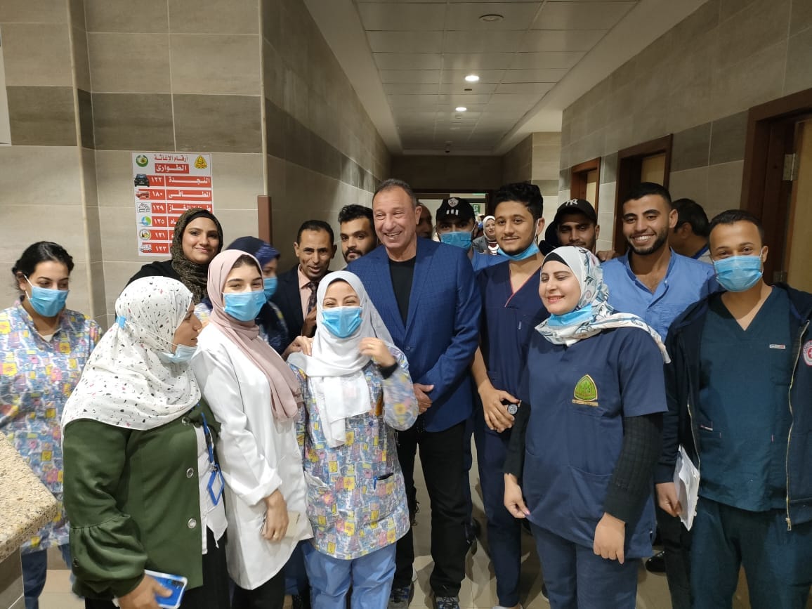 زيارة رئيس النادي الأهلي لمستشفى العاشر من رمضان الجامعي 