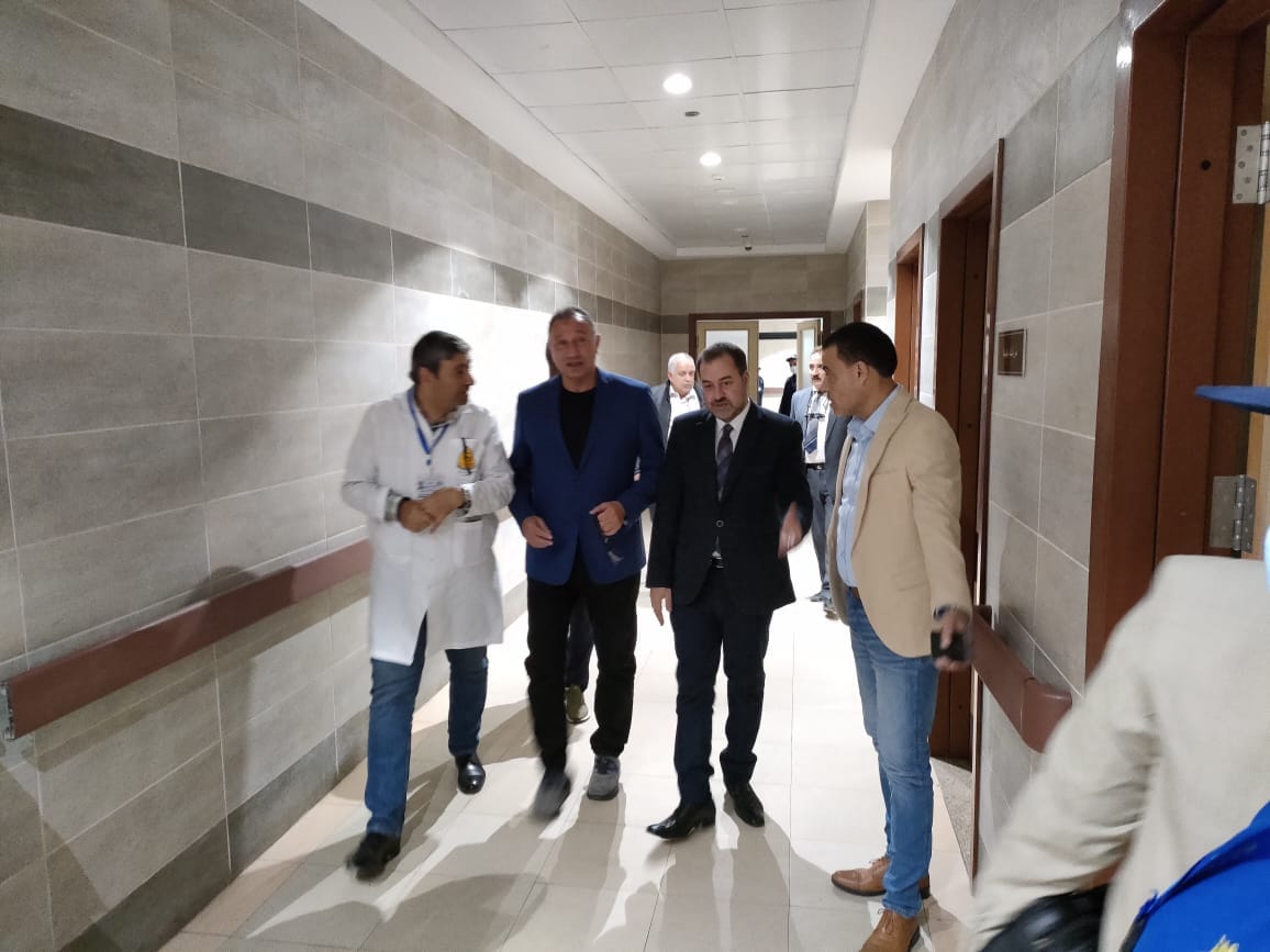زيارة رئيس النادي الأهلي لمستشفى العاشر من رمضان الجامعي