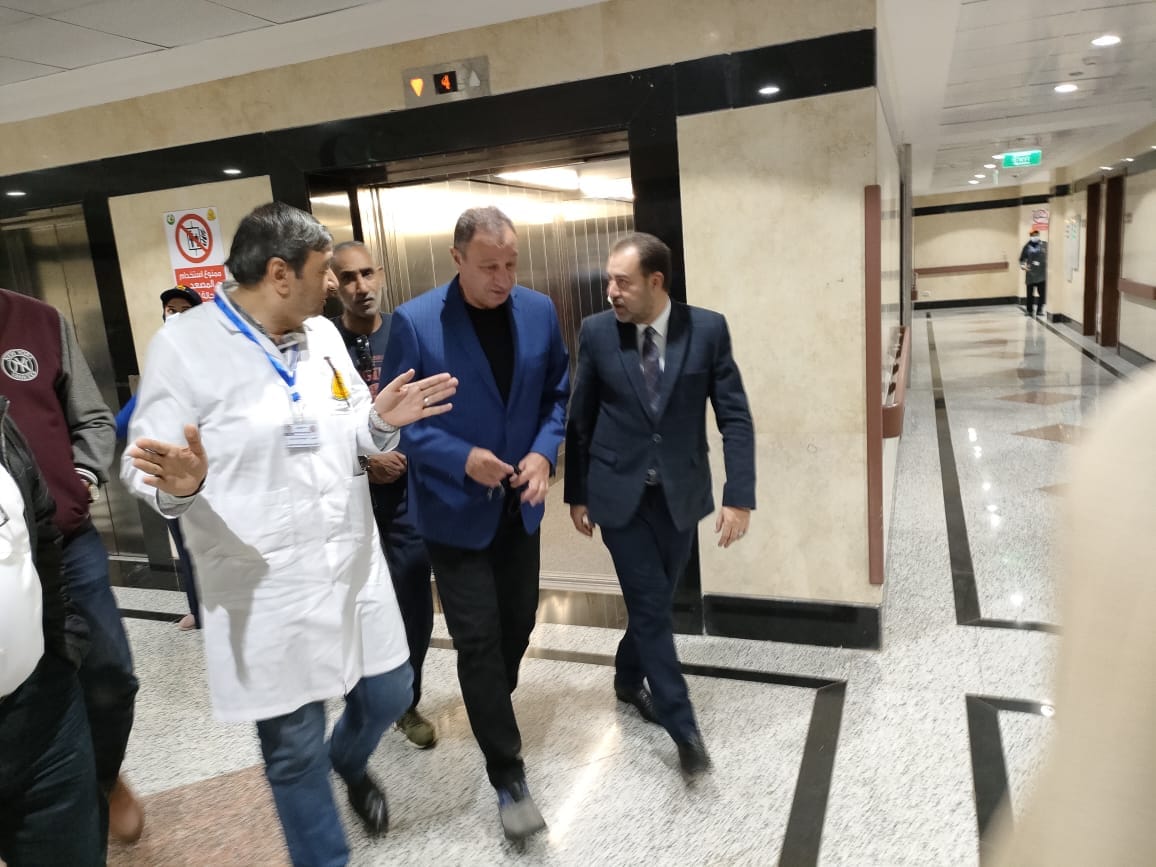 زيارة رئيس النادي الأهلي لمستشفى العاشر من رمضان الجامعي