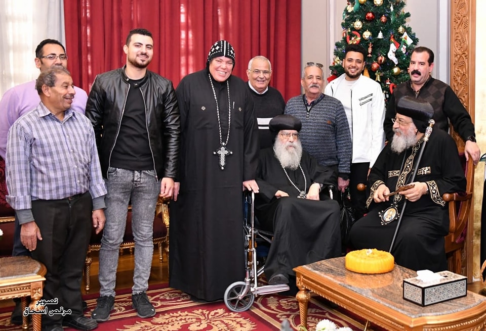 قداسة البابا يستقبل نيافة الأنبا باخوميوس 