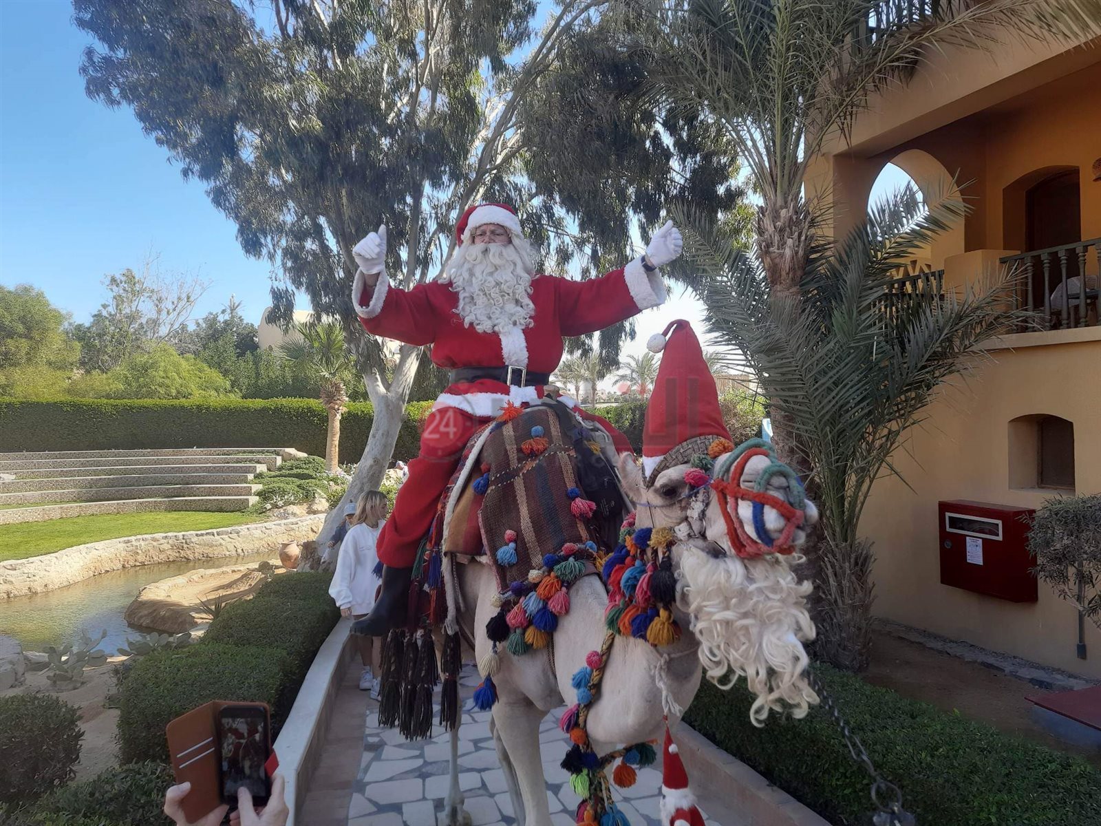 بابا نويل على شواطئ الغردقة 