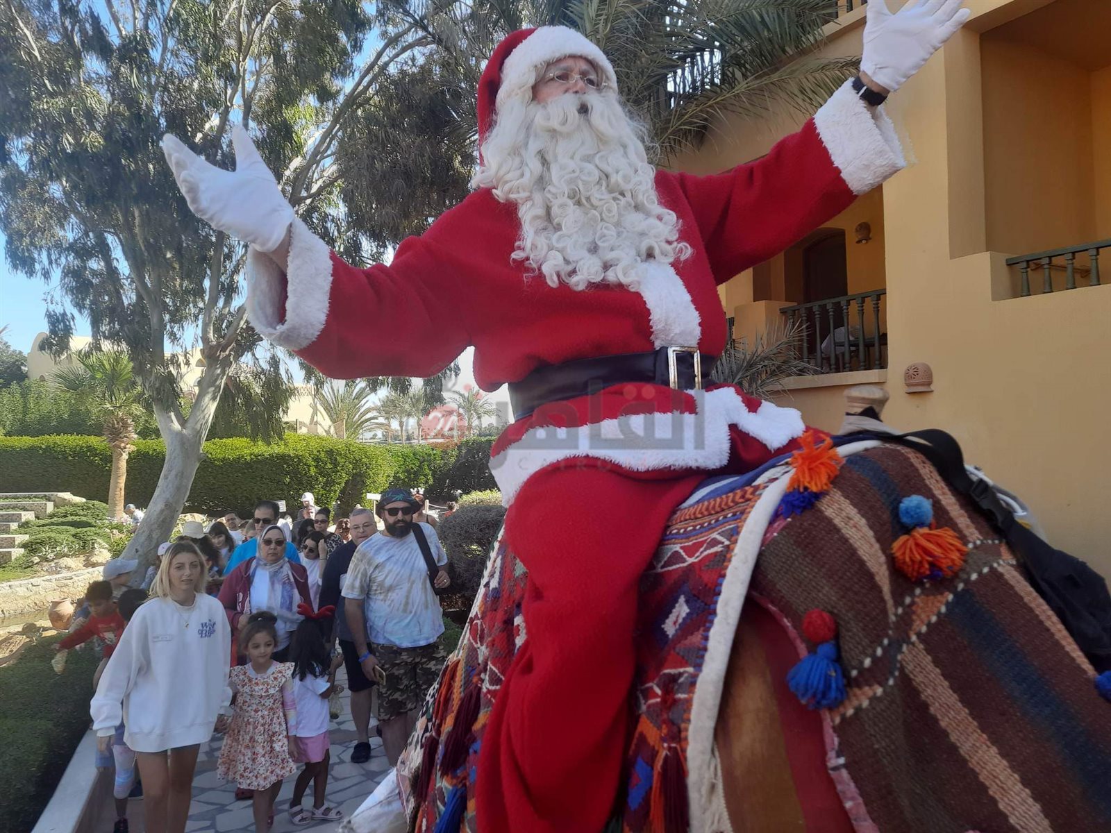 بابا نويل على شواطئ الغردقة 
