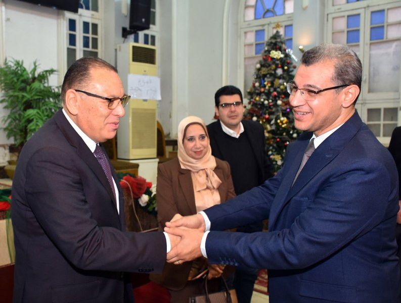 زيارة محافظ الشرقية لـ الكنيسة الإنجيلية في الزقازيق 01