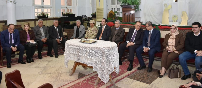 زيارة محافظ الشرقية لـ الكنيسة الإنجيلية في الزقازيق 02