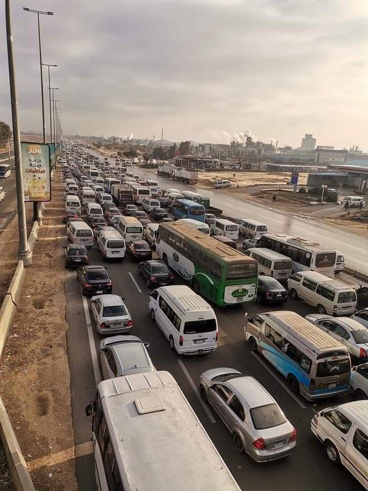 شلل مروري في الطريق الصحراوي 1