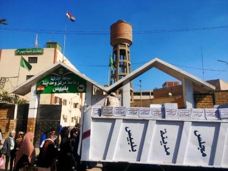 سيارات كراتين الأغذية 01