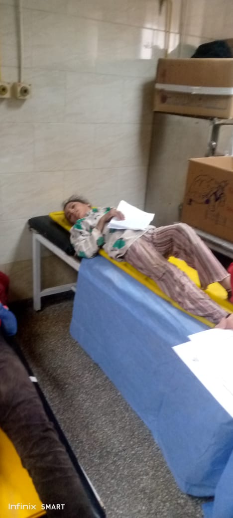 صور مصابي حادث انقلاب سيارة ربع نقل بأسيوط