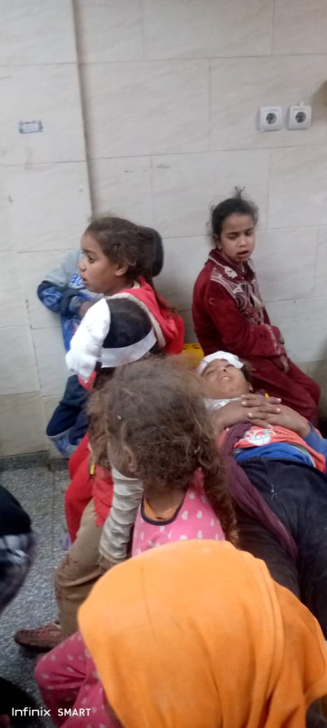 صور مصابي حادث انقلاب سيارة ربع نقل بأسيوط