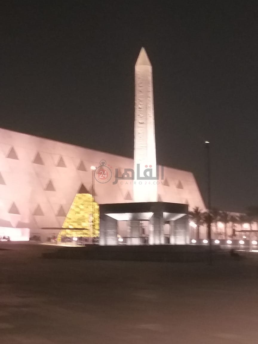 ننشر الصور النهائية للمسلة المعلقة وواجهة المتحف المصري الكبير بعد الانتهاء منهما (1)