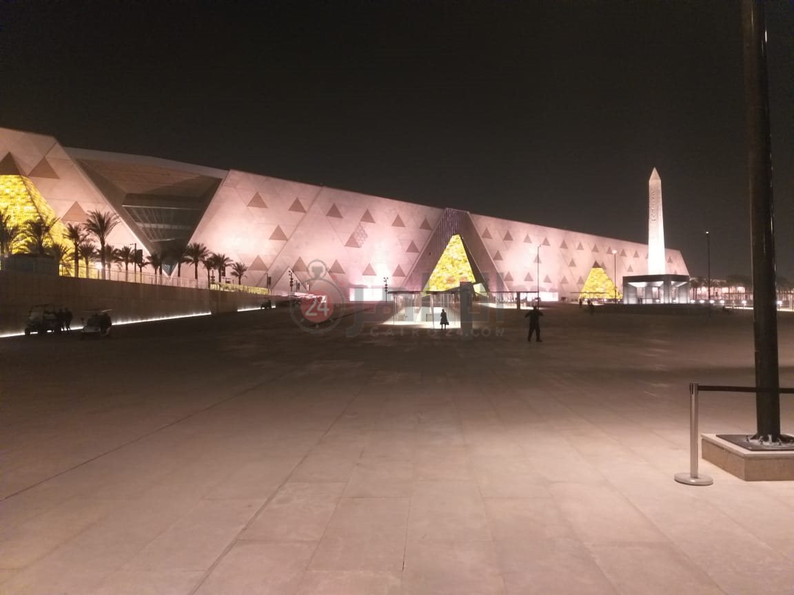 ننشر الصور النهائية للمسلة المعلقة وواجهة المتحف المصري الكبير بعد الانتهاء منهما (3)