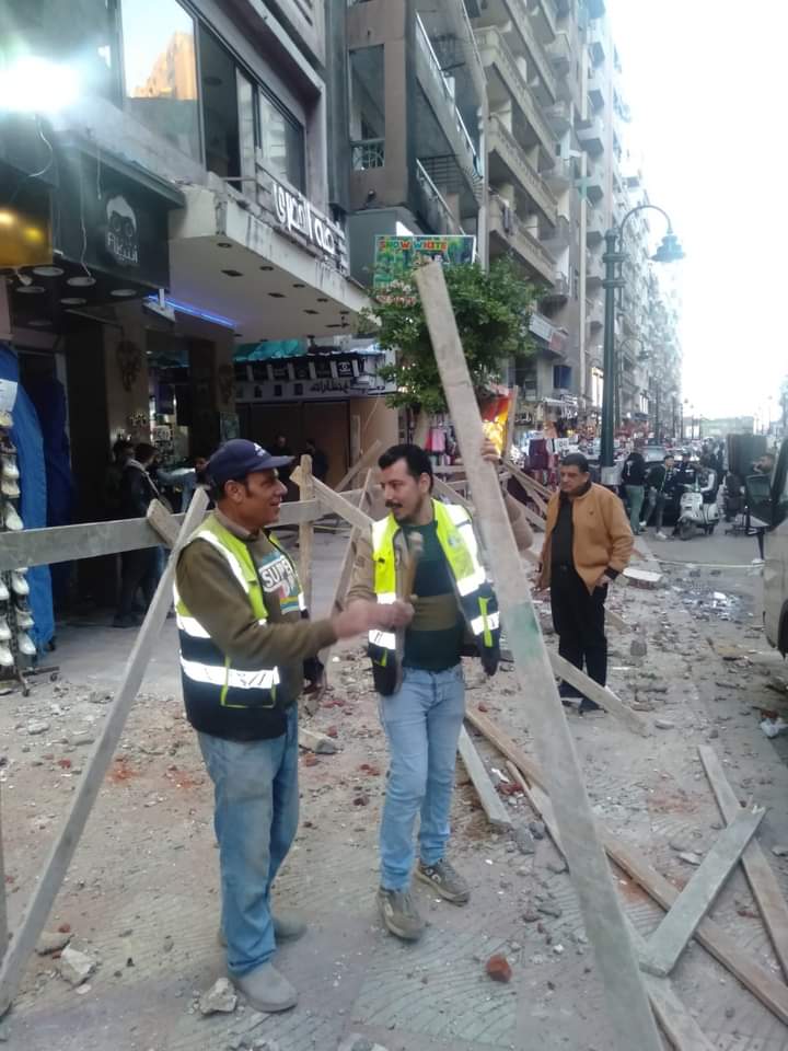 انهيار جزئي لعقارين في الإسكندرية