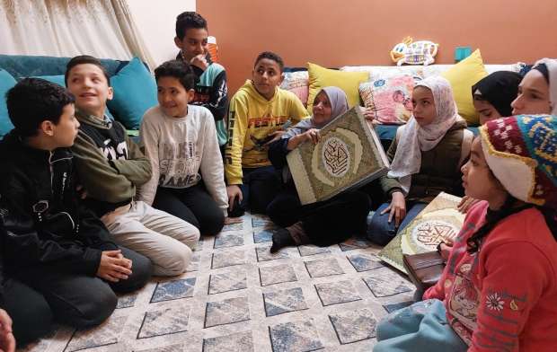 الحاجة زينب وسط أسرتها