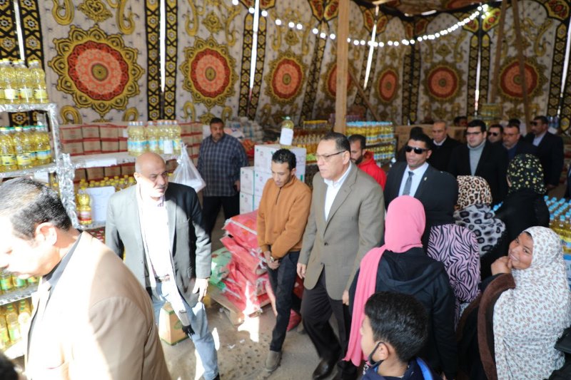 محافظ الشرقية في معرض أهلا رمضان بمشتول السوق 03