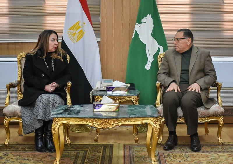 محافظ الشرقية ونائبة وزير الاتصالات