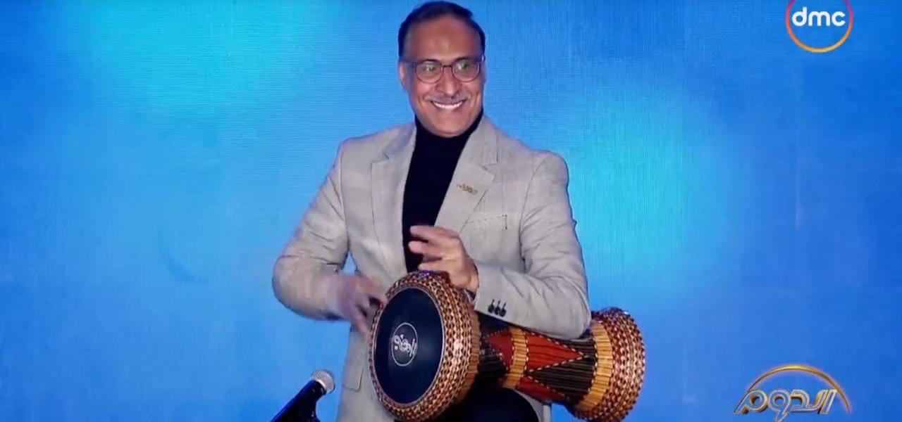 سعيد الأرتيست يتألق بالطبلة على مسرح الدوم.. وتفاعل كبير من لجنة التحكيم والجمهور