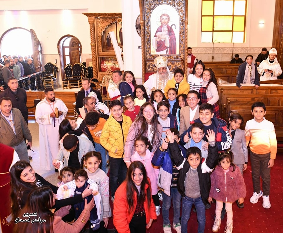  رسامة كهنة جدد