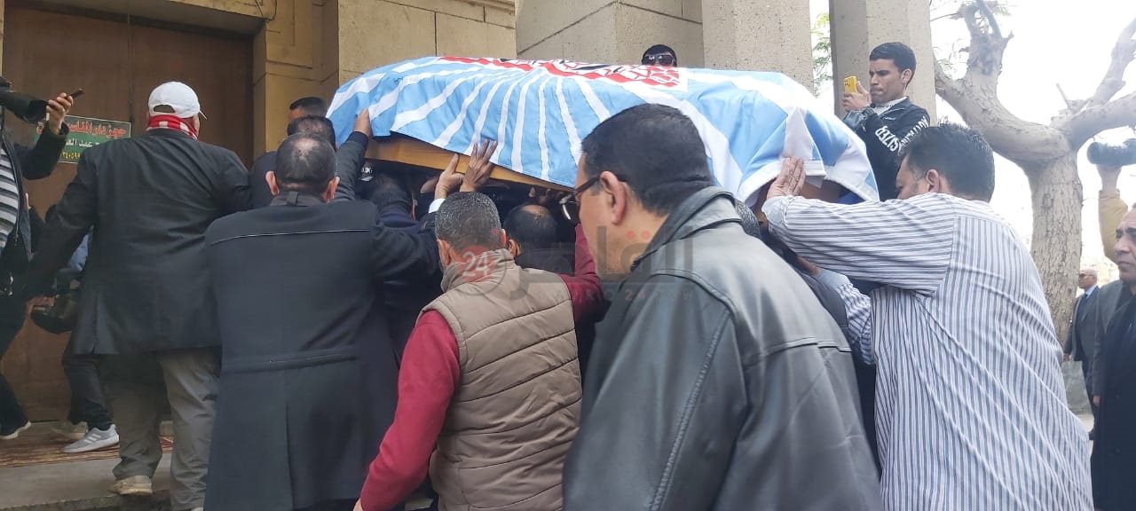 صلاة الجنازة بعمر مكرم على مرسي عطا الله