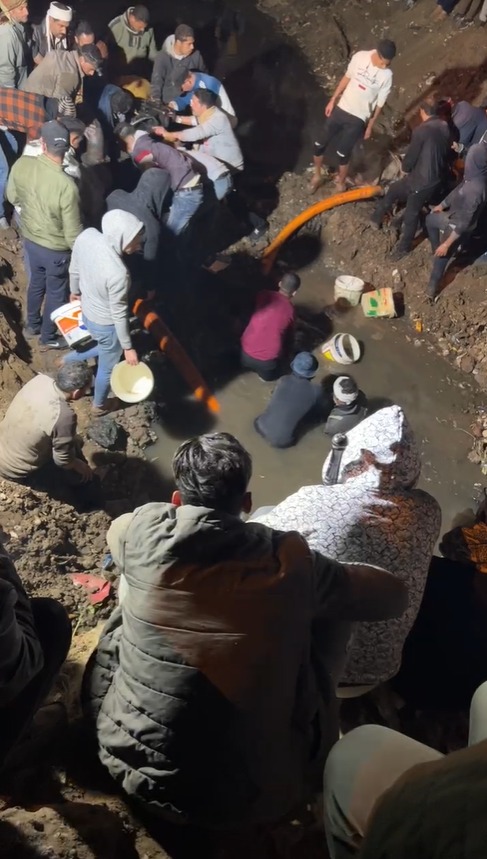 محاولات انتشال الطفل عماد6